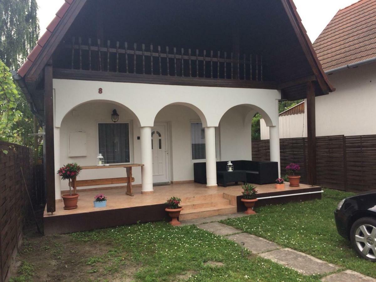 Julianna Apartmanhaz Balatonlelle Exterior foto